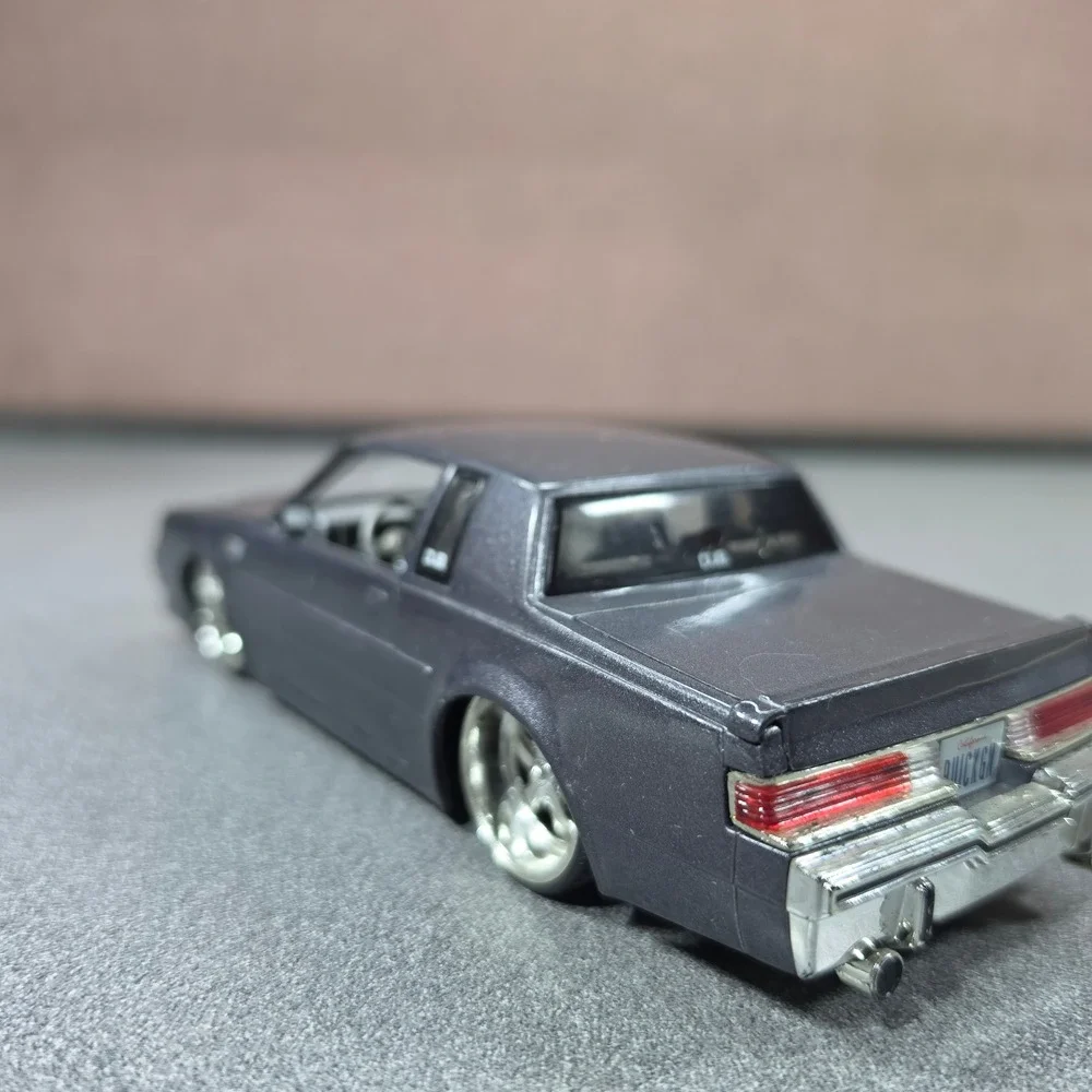 Jada Toys DUB City 1987 Buick Grand National 1/24 Custom Diecast Car